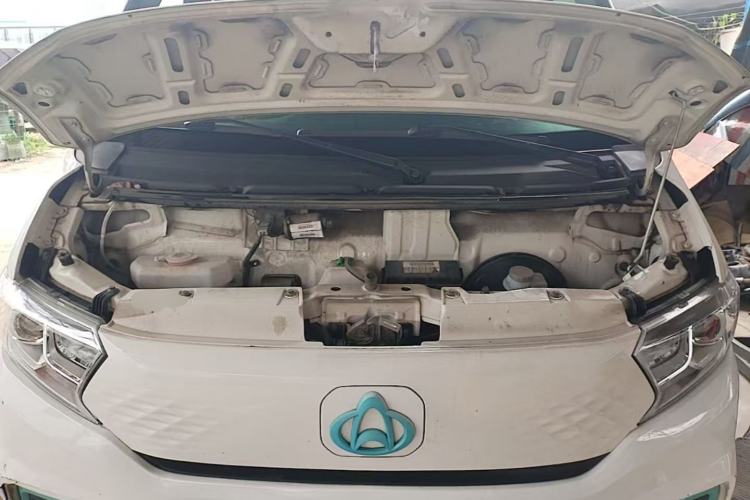 Used CHANGAN KUAYUE Xing V5 EV 2024 Smart Edition 6-Seater Side-Hinged Doors Engine Bay