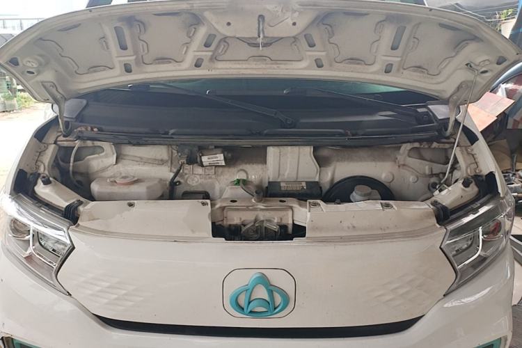 Used CHANGAN KUAYUE Xing V5 EV 2024 Smart Edition 6-Seater Side-Hinged Doors Engine Bay