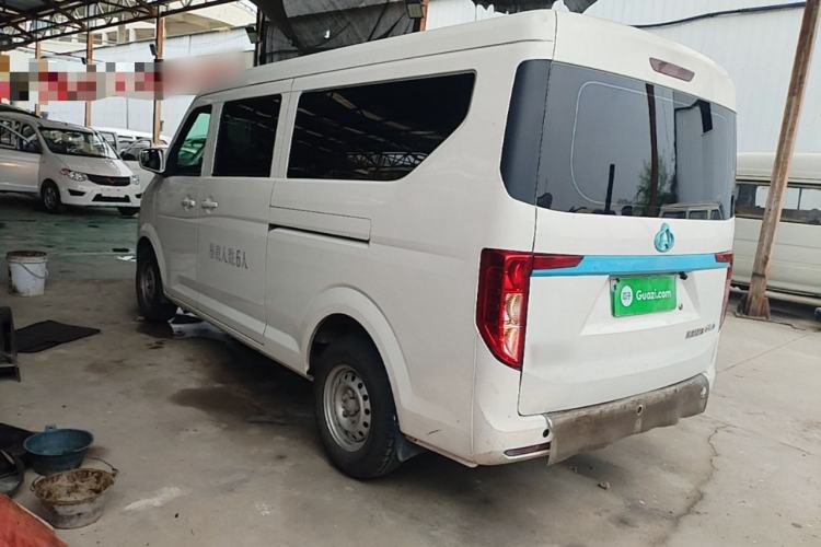 Used CHANGAN KUAYUE Xing V5 EV 2024 Smart Edition 6-Seater Side-Hinged Doors Exterior 2
