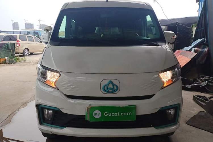 Used CHANGAN KUAYUE Xing V5 EV 2024 Smart Edition 6-Seater Side-Hinged Doors Front