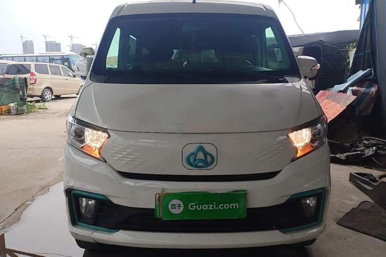 Used CHANGAN KUAYUE Xing V5 EV 2024 Smart Edition 6-Seater Side-Hinged Doors Front