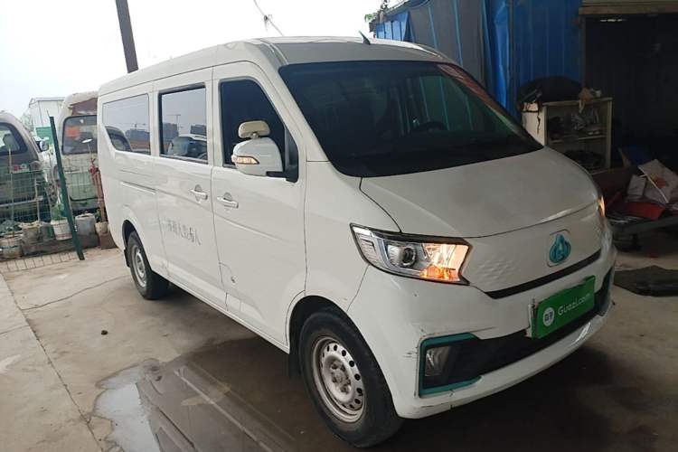 Used CHANGAN KUAYUE Xing V5 EV 2024 Smart Edition 6-Seater Side-Hinged Doors Front Right 45 Deg