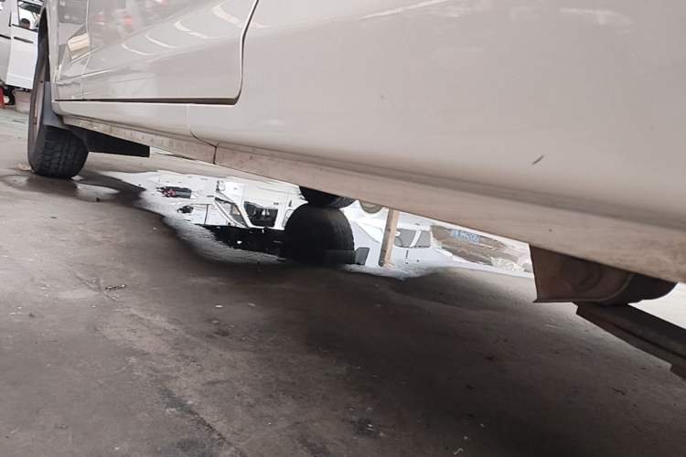 Used CHANGAN KUAYUE Xing V5 EV 2024 Smart Edition 6-Seater Side-Hinged Doors Left Side Sill