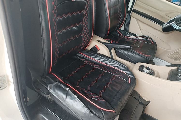 Used CHANGAN KUAYUE Xing V5 EV 2024 Smart Edition 6-Seater Side-Hinged Doors Right Front Seat