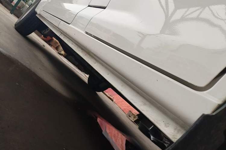 Used CHANGAN KUAYUE Xing V5 EV 2024 Smart Edition 6-Seater Side-Hinged Doors Right Side Sill
