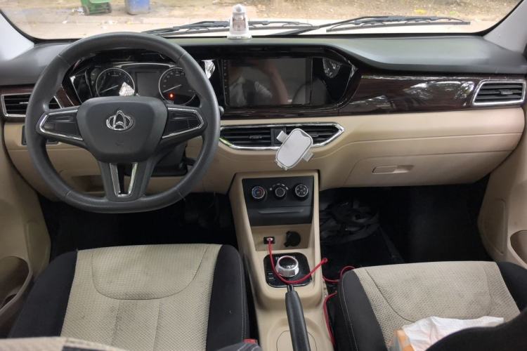 Used CHANGAN KUAYUE Xing V5 EV 2025 Model Luxury Bus, 6 Seats, CATL Center Console