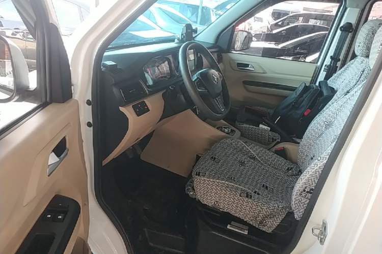 Used CHANGAN KUAYUE Xing V5 EV 2025 Model Smart-Enjoy Bus, 6 Seats, CATL Driver Seat