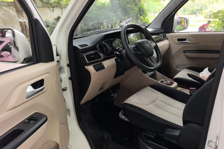 Used CHANGAN KUAYUE Xing V5 EV 2025 Model Luxury Bus, 6 Seats, CATL Driver Seat