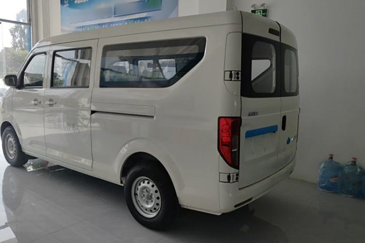 Used CHANGAN KUAYUE Xing V5 EV 2025 Model Smart-Enjoy Bus, 6 Seats, CATL Exterior 1