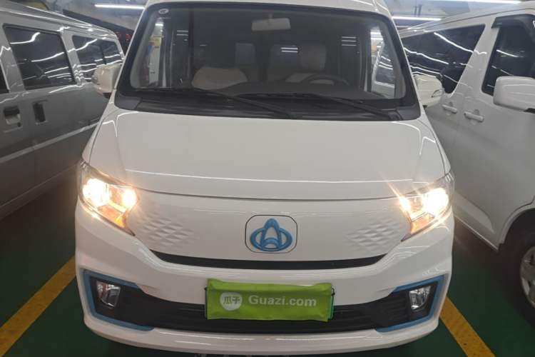 Used CHANGAN KUAYUE Xing V5 EV 2025 Model Luxury Bus, 6 Seats, CATL Front