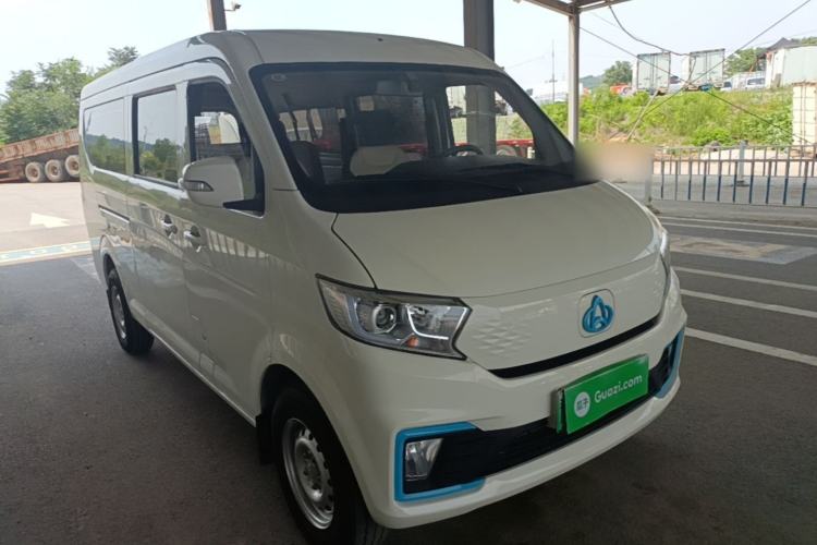 Used CHANGAN KUAYUE Xing V5 EV 2025 Model Smart-Enjoy Bus, 6 Seats, CATL Front Right 45 Deg