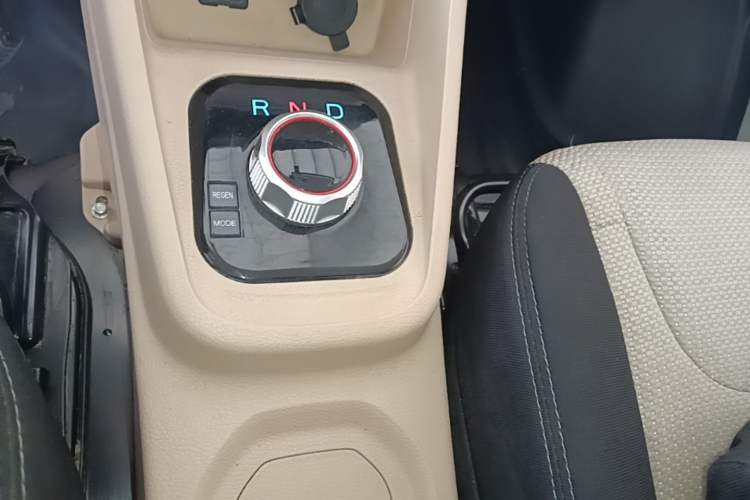 Used CHANGAN KUAYUE Xing V5 EV 2025 Model Smart-Enjoy Bus, 6 Seats, CATL Gear Lever