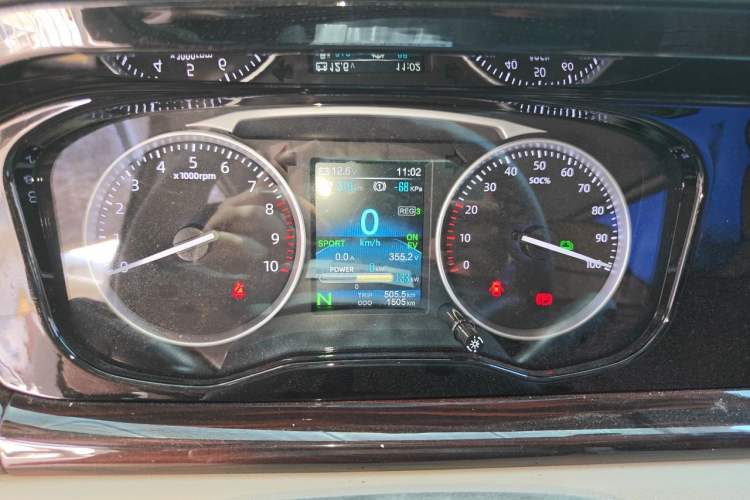 Used CHANGAN KUAYUE Xing V5 EV 2025 Model Luxury Bus, 6 Seats, CATL Instrument Cluster
