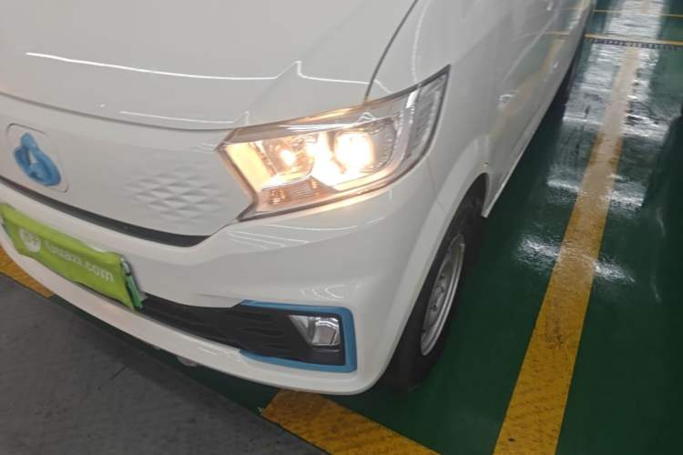 Used CHANGAN KUAYUE Xing V5 EV 2025 Model Luxury Bus, 6 Seats, CATL Left Front Headlight