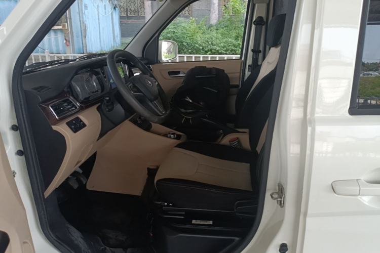 Used CHANGAN KUAYUE Xing V5 EV 2025 Model Smart-Enjoy Bus, 6 Seats, CATL Left Front Seat