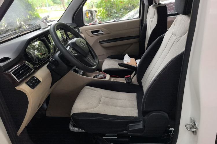 Used CHANGAN KUAYUE Xing V5 EV 2025 Model Luxury Bus, 6 Seats, CATL Left Front Seat