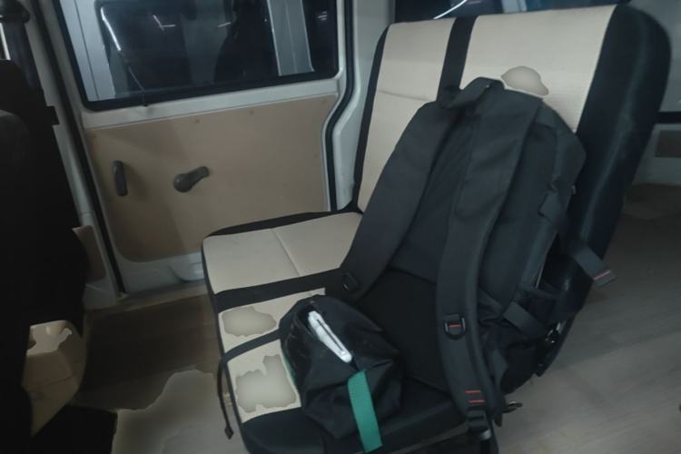 Used CHANGAN KUAYUE Xing V5 EV 2025 Model Luxury Bus, 6 Seats, CATL Left Rear Seat