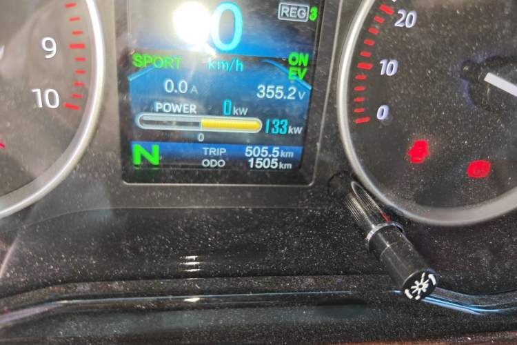 Used CHANGAN KUAYUE Xing V5 EV 2025 Model Luxury Bus, 6 Seats, CATL Odometer Close Up