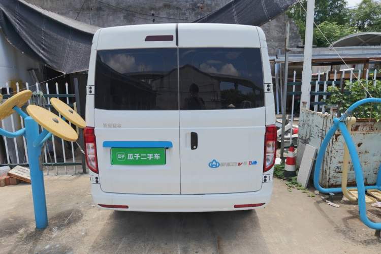 Used CHANGAN KUAYUE Xing V5 EV 2025 Model Luxury Bus, 6 Seats, CATL Rear