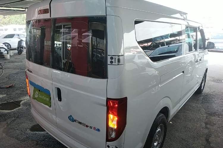 Used CHANGAN KUAYUE Xing V5 EV 2025 Model Smart-Enjoy Bus, 6 Seats, CATL Rear Right 45 Deg
