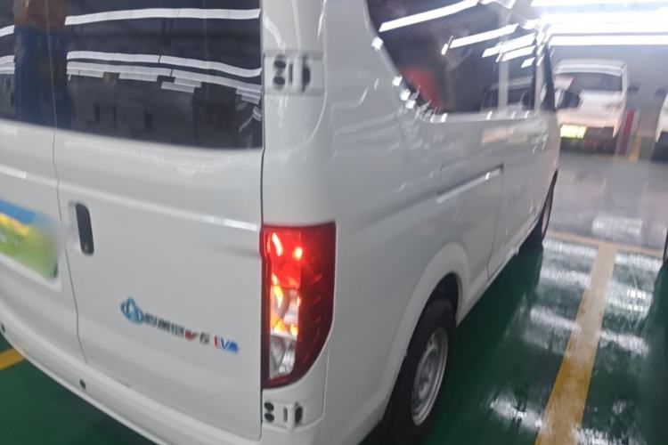 Used CHANGAN KUAYUE Xing V5 EV 2025 Model Luxury Bus, 6 Seats, CATL Rear Right 45 Deg