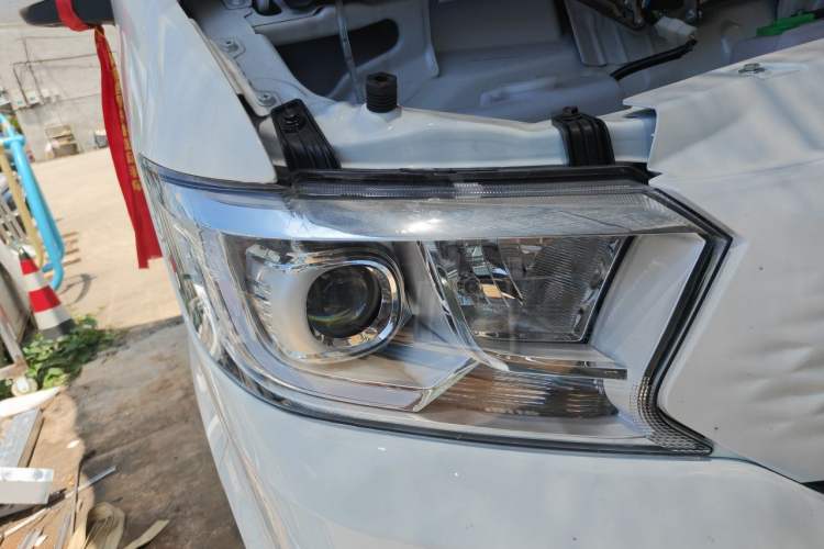 Used CHANGAN KUAYUE Xing V5 EV 2025 Model Luxury Bus, 6 Seats, CATL Right Front Headlight