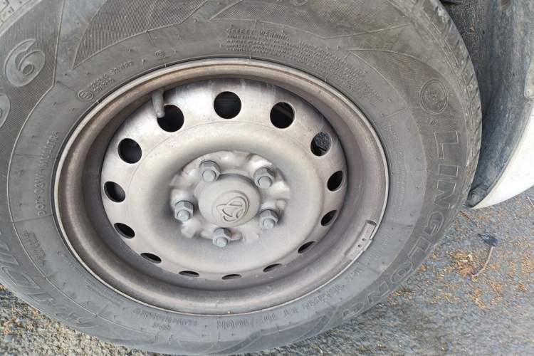 Used CHANGAN KUAYUE Xing V5 EV 2025 Model Smart-Enjoy Bus, 6 Seats, CATL Right Front Wheel Hub