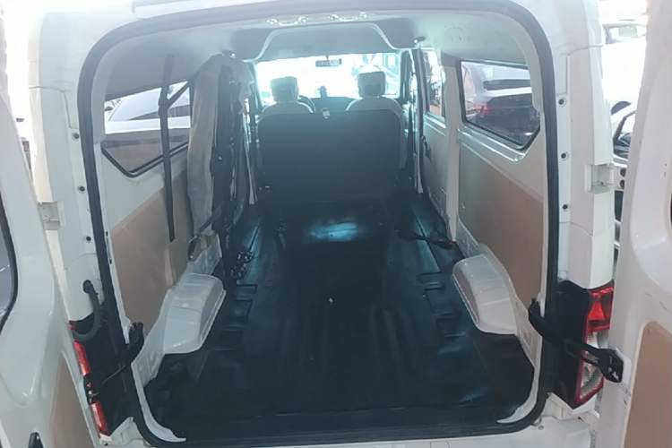 Used CHANGAN KUAYUE Xing V5 EV 2025 Model Smart-Enjoy Bus, 6 Seats, CATL Trunk