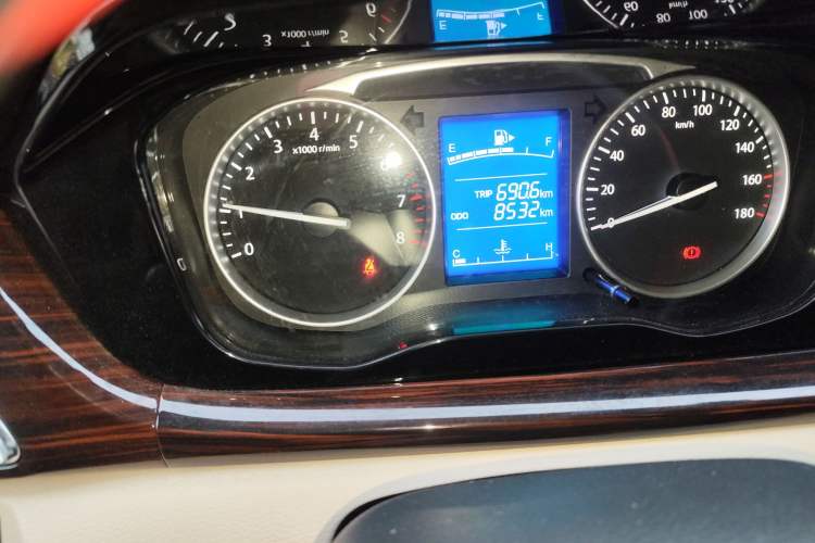 Used CHANGAN KUAYUE Xing V7 2022 1.6L Gasoline Comfort Version 2-Seat Dual-Side Doors DAM16KR Odometer Close Up