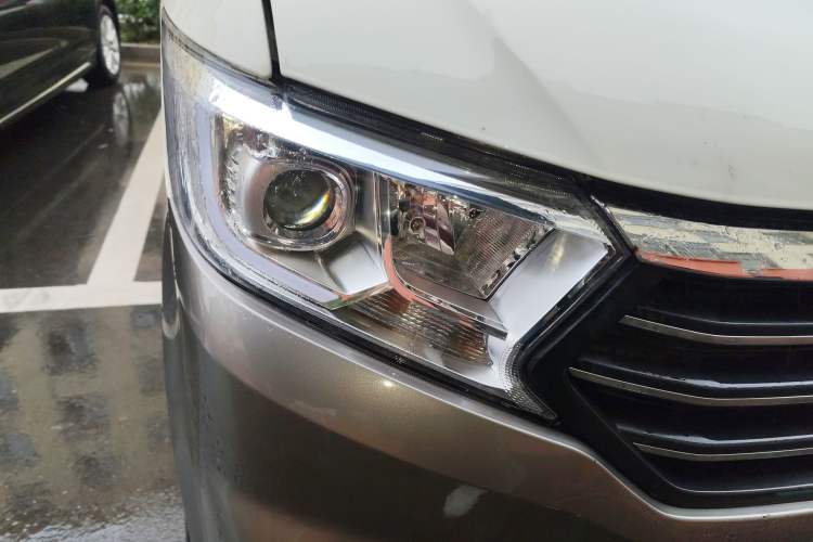 Used CHANGAN KUAYUE Xing V7 2022 1.6L Gasoline Comfort Version 2-Seat Dual-Side Doors DAM16KR Right Front Headlight