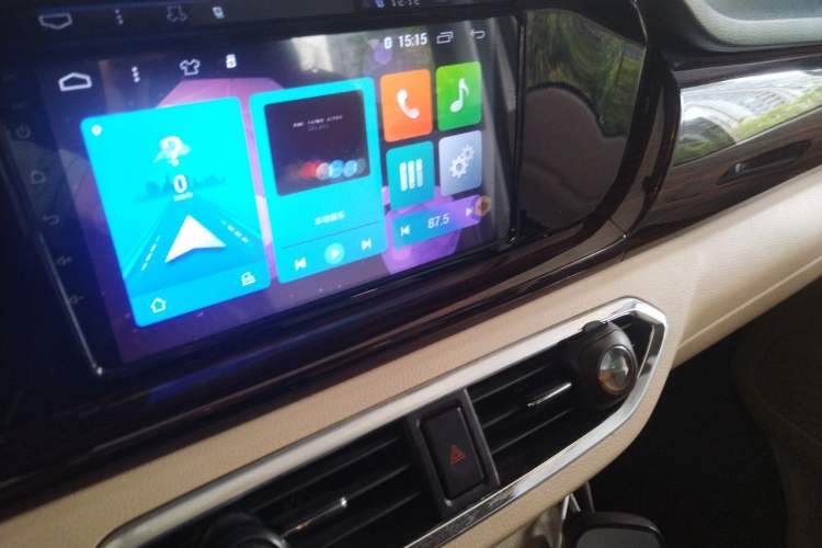 Used CHANGAN KUAYUE Xing V7 2022 1.6L Gasoline Comfort Version 5-Seater Dual-Door Design – DAM16KR Audio And AC Panel