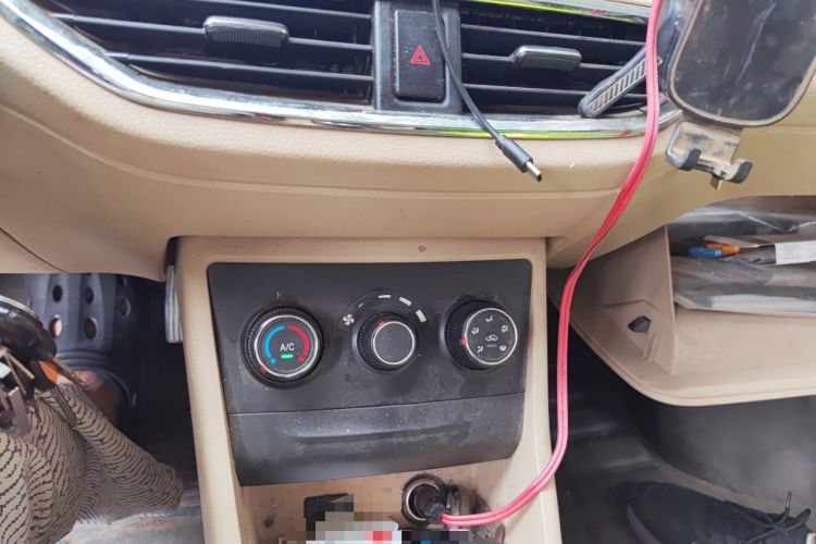 Used CHANGAN KUAYUE Xing V7 2022 1.6L Gasoline Comfort Version 5-Seater Dual-Door Design – DAM16KR Audio And AC Panel