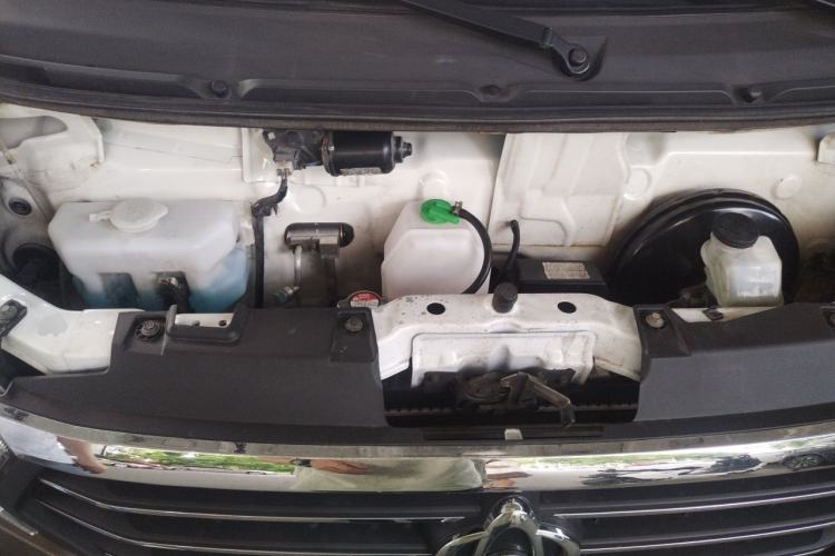 Used CHANGAN KUAYUE Xing V7 2022 1.6L Gasoline Comfort Version 5-Seater Dual-Door Design – DAM16KR Engine Bay