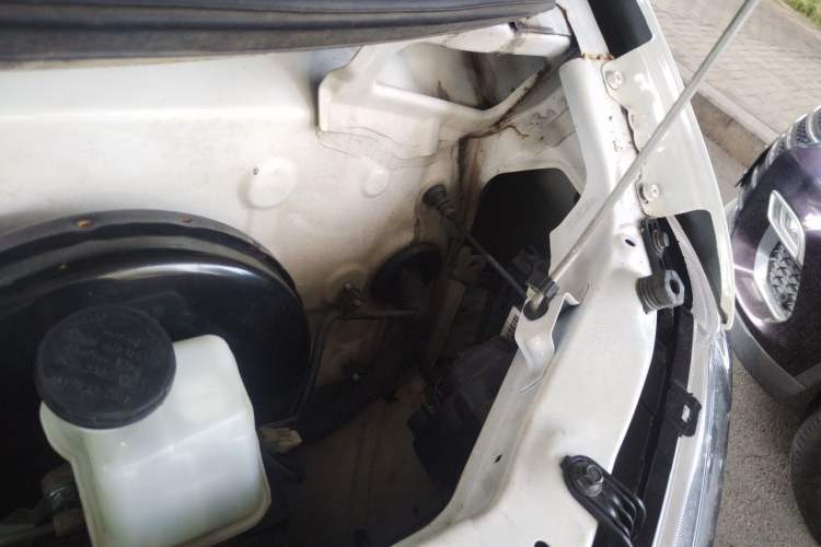 Used CHANGAN KUAYUE Xing V7 2022 1.6L Gasoline Comfort Version 5-Seater Dual-Door Design – DAM16KR Engine Bay Left