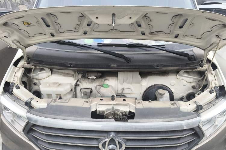 Used CHANGAN KUAYUE Xing V7 2022 1.6L Gasoline Luxury Model 2-Door Dual-Swing Doors DAM16KR Engine Bay