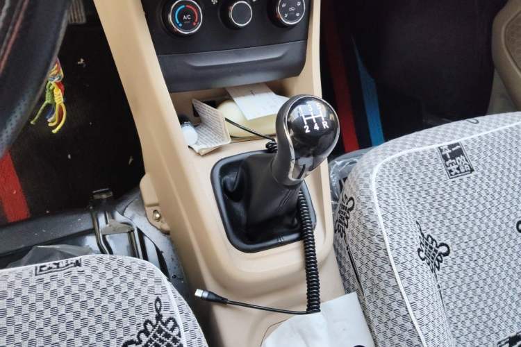 Used CHANGAN KUAYUE Xing V7 2022 1.6L Gasoline Comfort Version 2-Seat Dual-Side Doors DAM16KR Gear Lever