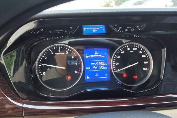Used CHANGAN KUAYUE Xing V7 2022 1.6L Gasoline Comfort Version 2-Seat Dual-Side Doors DAM16KR Instrument Cluster