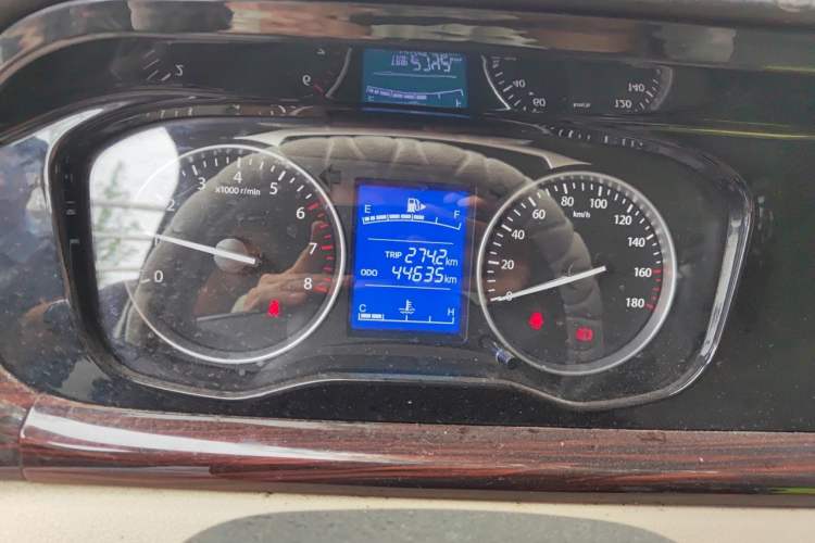Used CHANGAN KUAYUE Xing V7 2022 1.6L Gasoline Comfort Version 5-Seater Dual-Door Design – DAM16KR Instrument Cluster