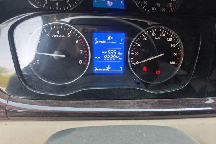 Used CHANGAN KUAYUE Xing V7 2022 1.6L Gasoline Comfort Version 2-Seat Dual-Side Doors DAM16KR Odometer Close Up
