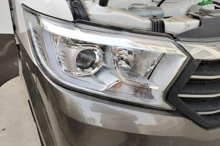 Used CHANGAN KUAYUE Xing V7 2022 1.6L Gasoline Comfort Version 2-Seat Dual-Side Doors DAM16KR Right Front Headlight