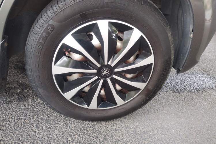 Used CHANGAN KUAYUE Xing V7 2022 1.6L Gasoline Comfort Version 5-Seater Dual-Door Design – DAM16KR Right Front Wheel Hub