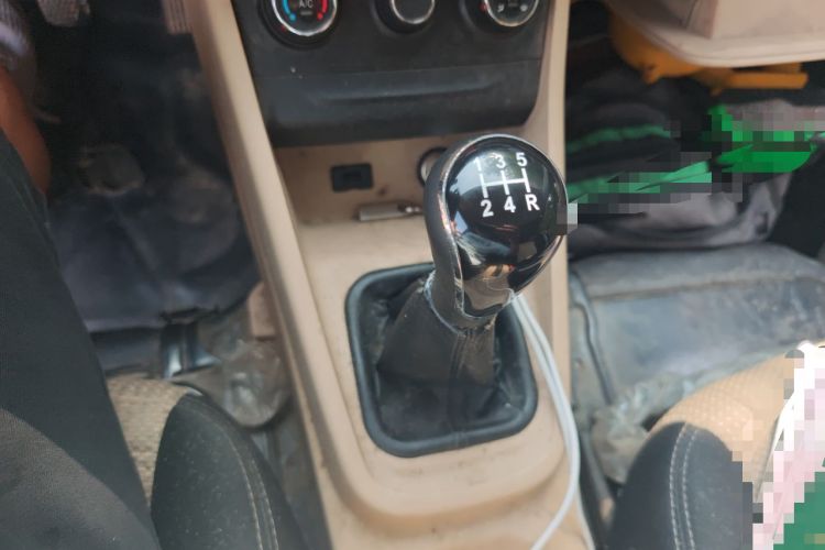 Used CHANGAN KUAYUE Xing V7 2022 1.6L Gasoline Comfort Version 5-Seater Liftback Door DAM16KR Gear Lever
