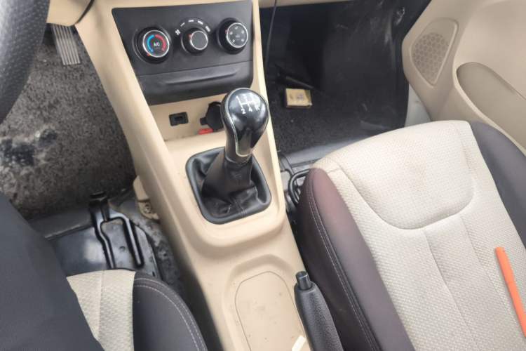 Used CHANGAN KUAYUE Xing V7 2022 1.6L Gasoline Comfort Version 5-Seater Dual-Door Design – DAM16KR Gear Lever