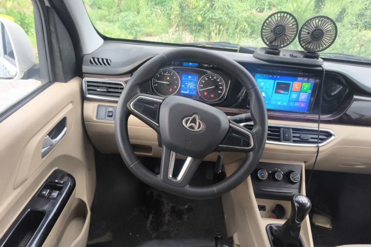 Used CHANGAN KUAYUE Xing V7 2022 1.6L Gasoline Comfort Version 5-Seater Dual-Door Design – DAM16KR Steering Wheel