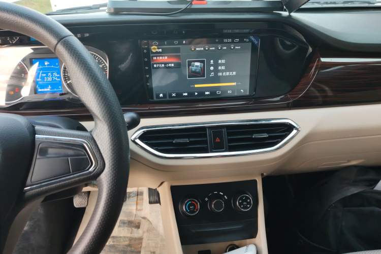 Used CHANGAN KUAYUE Xing V7 2022 1.6L Gasoline Comfort Version 2-Seat Dual-Side Doors DAM16KR Audio And AC Panel