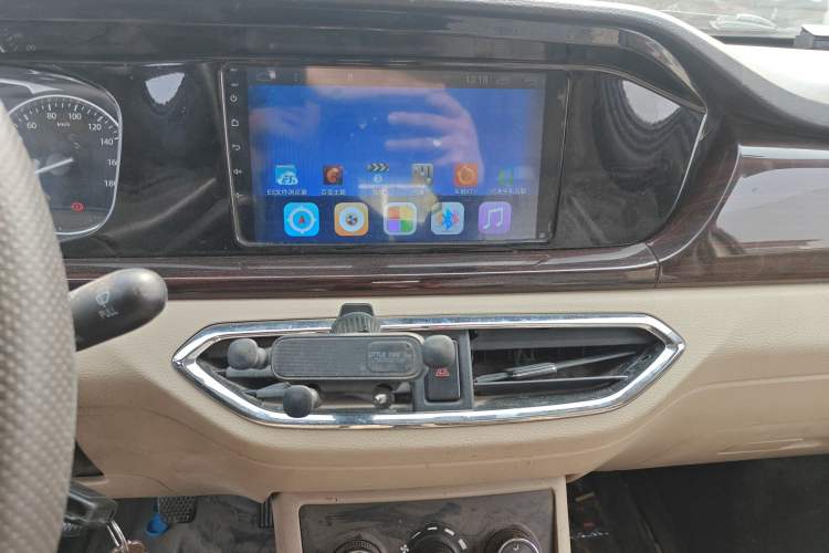 Used CHANGAN KUAYUE Xing V7 2022 1.6L Gasoline Luxury Model 2-Door Dual-Swing Doors DAM16KR Audio And AC Panel