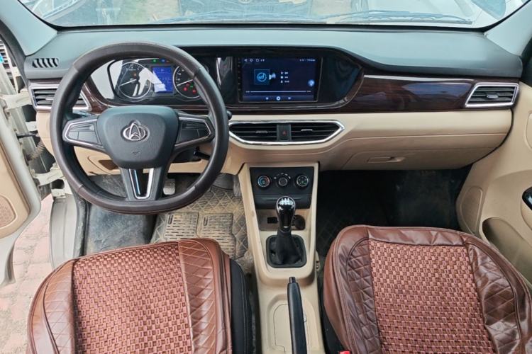 Used CHANGAN KUAYUE Xing V7 2022 1.6L Gasoline Comfort Version 5-Seater Dual-Door Design – DAM16KR Center Console
