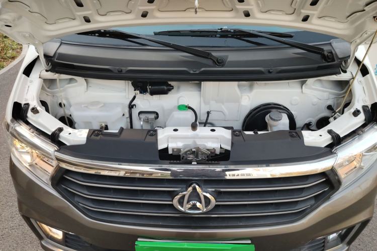 Used CHANGAN KUAYUE Xing V7 2022 1.6L Gasoline Comfort Version 2-Seat Dual-Side Doors DAM16KR Engine Bay