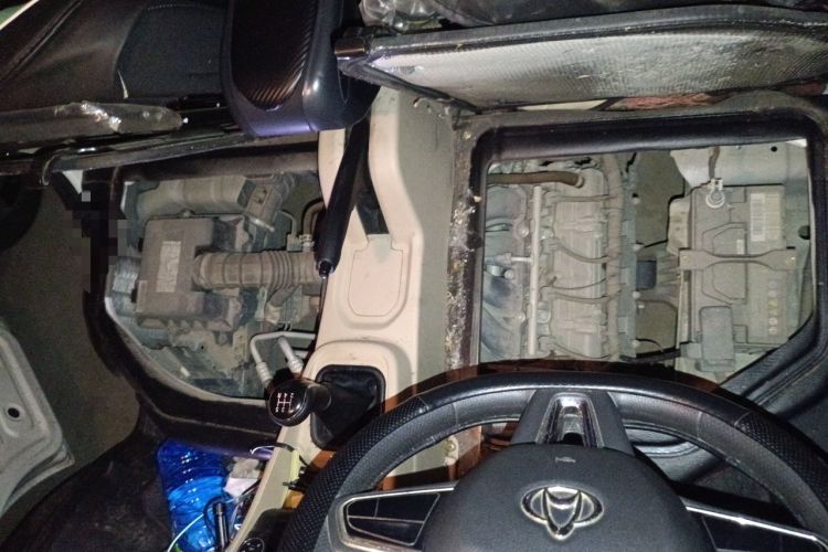 Used CHANGAN KUAYUE Xing V7 2022 1.6L Gasoline Comfort Version 2-Seat Dual-Side Doors DAM16KR Engine Bay