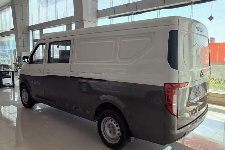 Used CHANGAN KUAYUE Xing V7 2022 1.6L Gasoline Luxury 5-Seat Hatchback DAM16KR Exterior 4